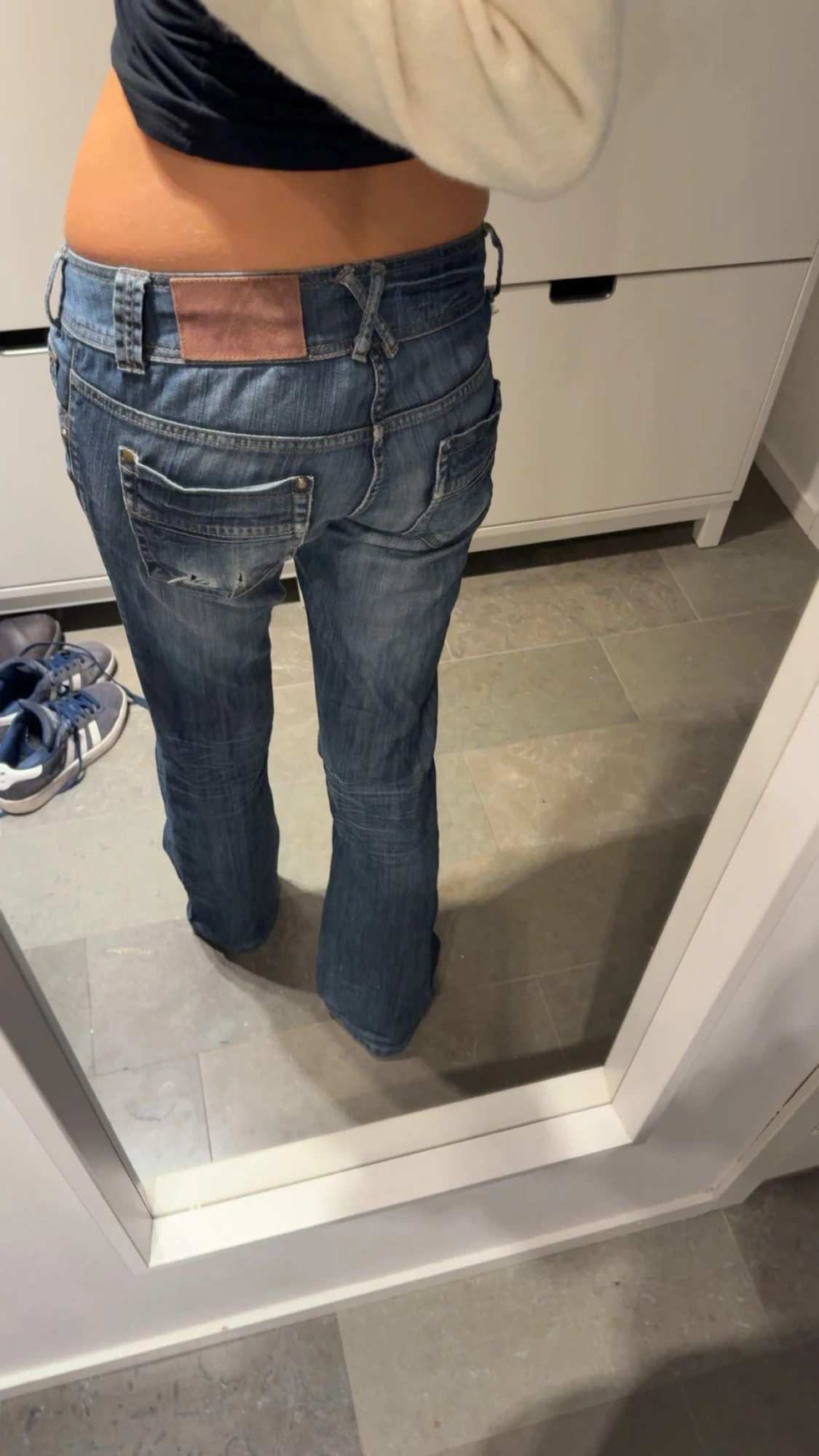 snygga lågmidjade jeans - 2