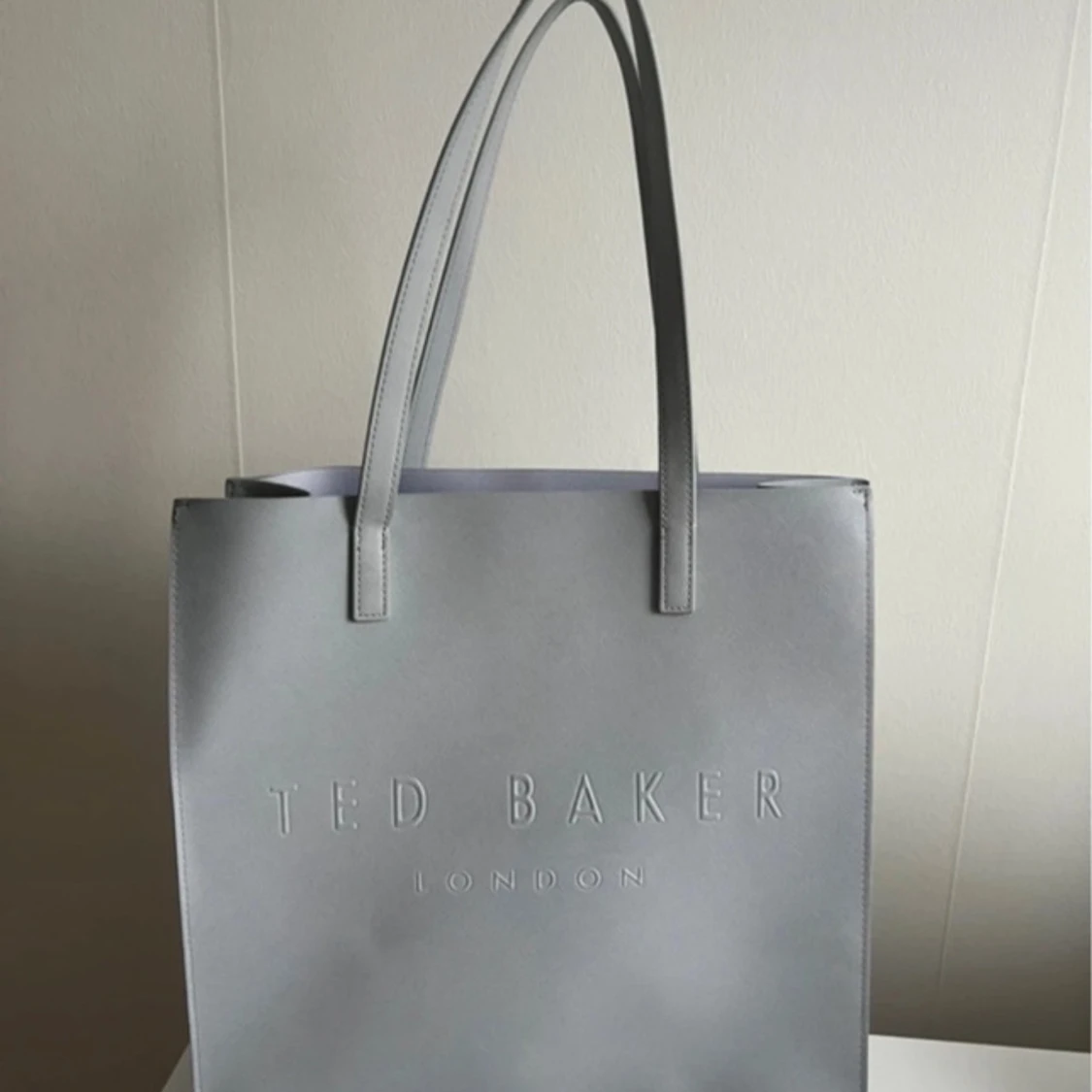 Grå shoppingväska från Ted Baker