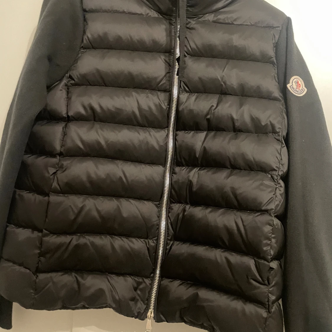 Svart pufferjacka från Moncler - 4