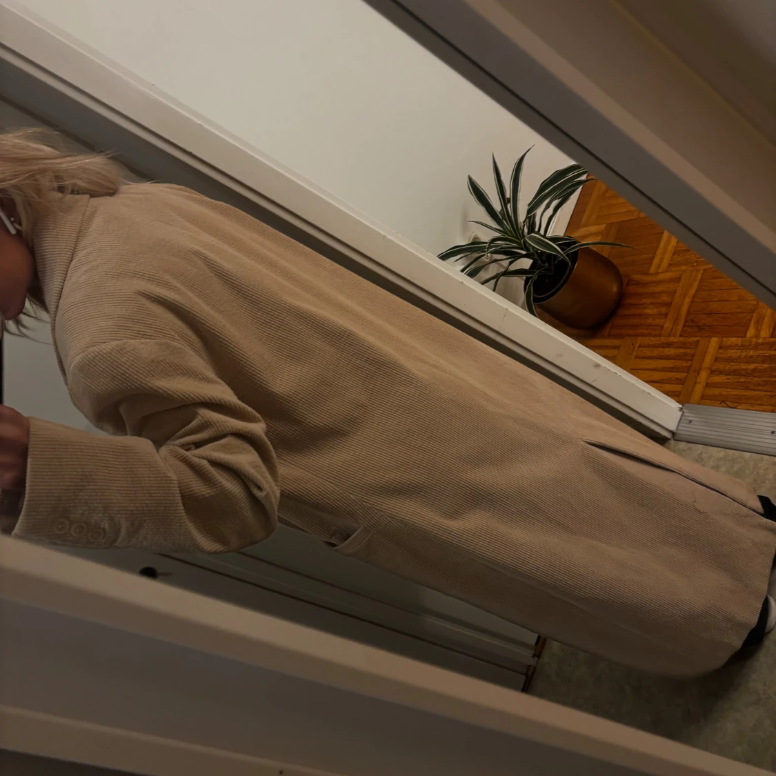 Beige lång kappa i manchester - 2