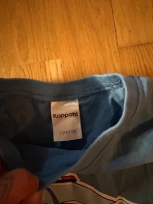 Barn tröja  - Som ny 