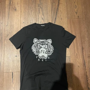 Kenzo T-shirt - Helt ny storlek L