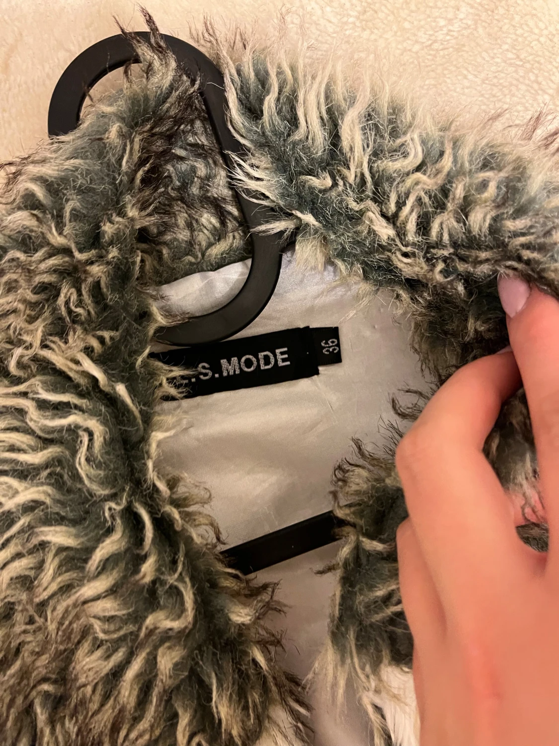 Beige teddyjacka med pälsdetaljer S.MODE - 2