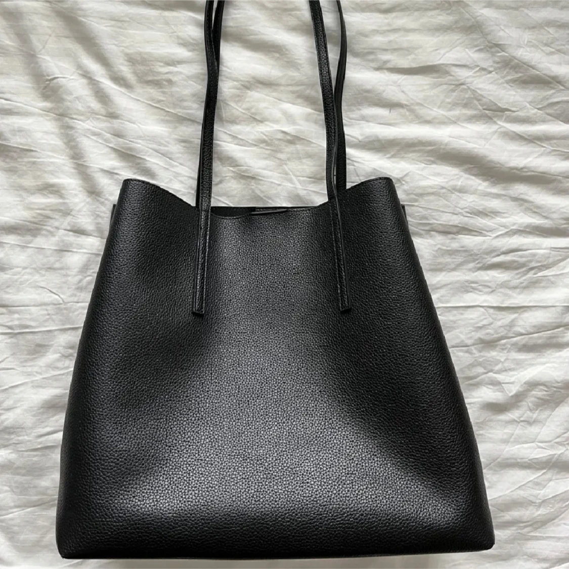 Svart axelväska från MANGO - 1