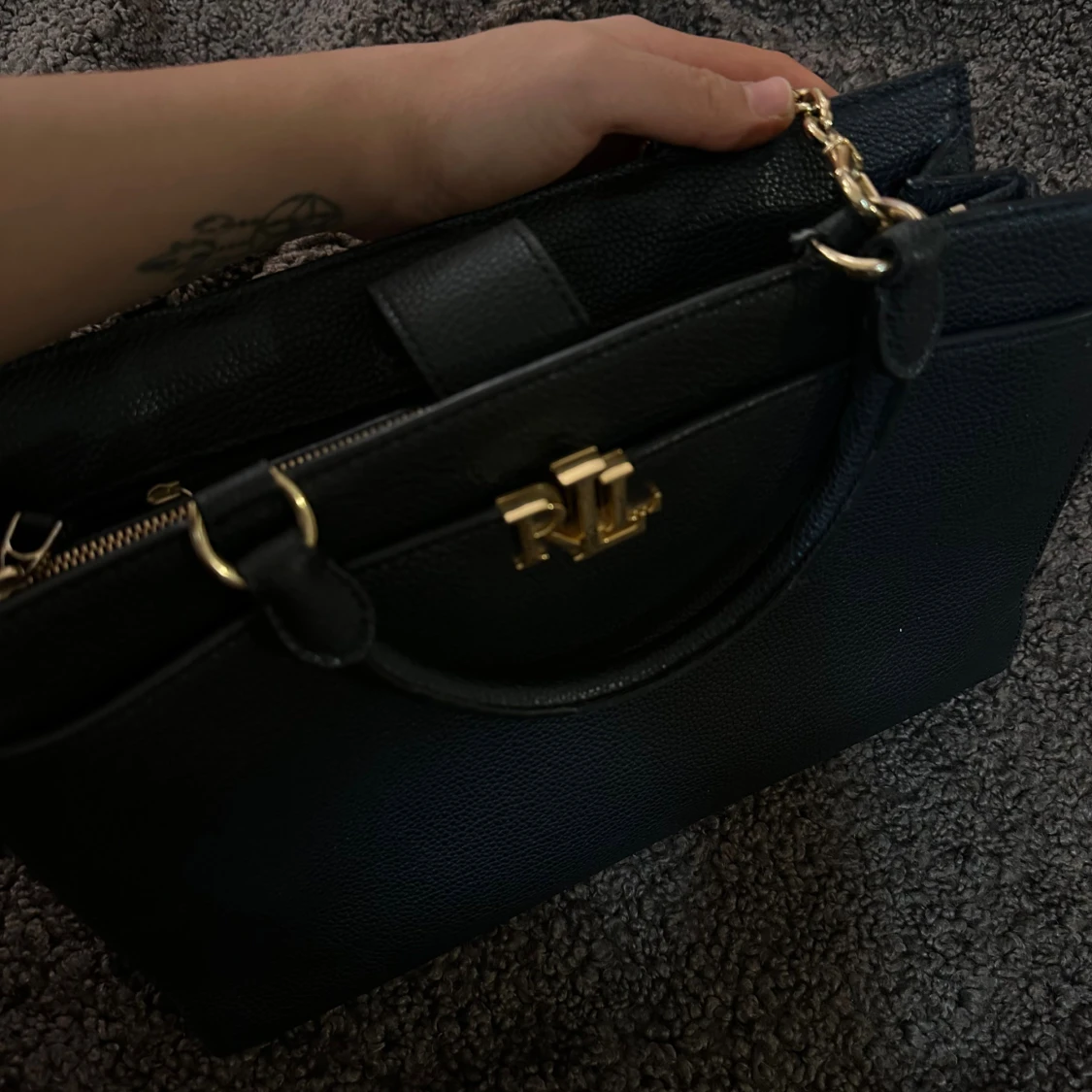 Svart handväska från Lauren Ralph Lauren - 4