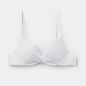 calzedonia bikiniöverdel - Snygg vit bikiniöverdel från calzedonia, helt oanvänd endast testad 💞💞