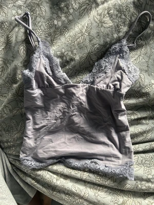 linne - söt ljus lila linne ifrån skims i storlek xxs 💞