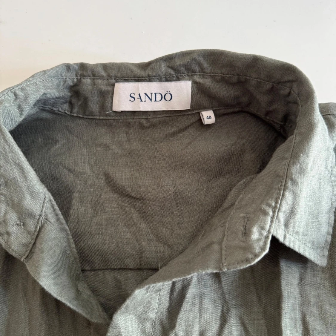 Olivgrön linneskjorta från Sandö - 1