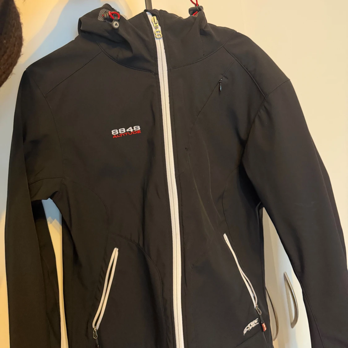 Svart softshelljacka 8848 Altitude