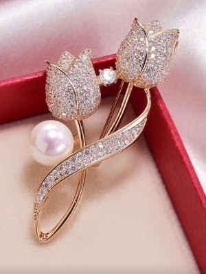 Glittrande brosch tulpan  - .                 .