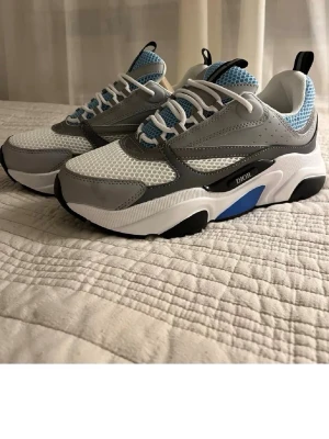 Dior skor - Oanvänd, skickas inom kort tid. 