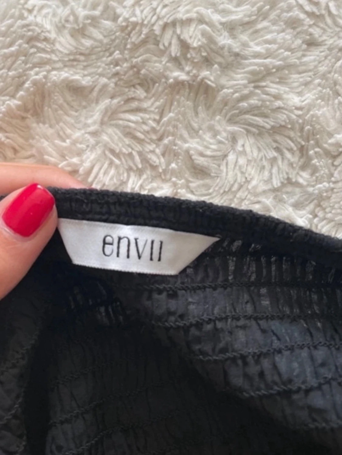 Svart blus med ballongärmar  - 2