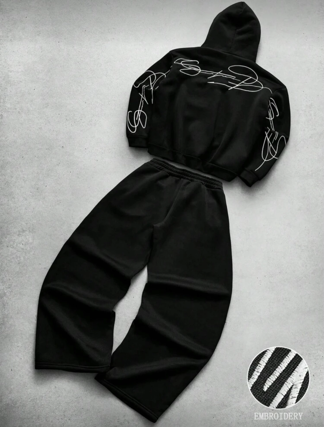 Svart broderad hoodie dress