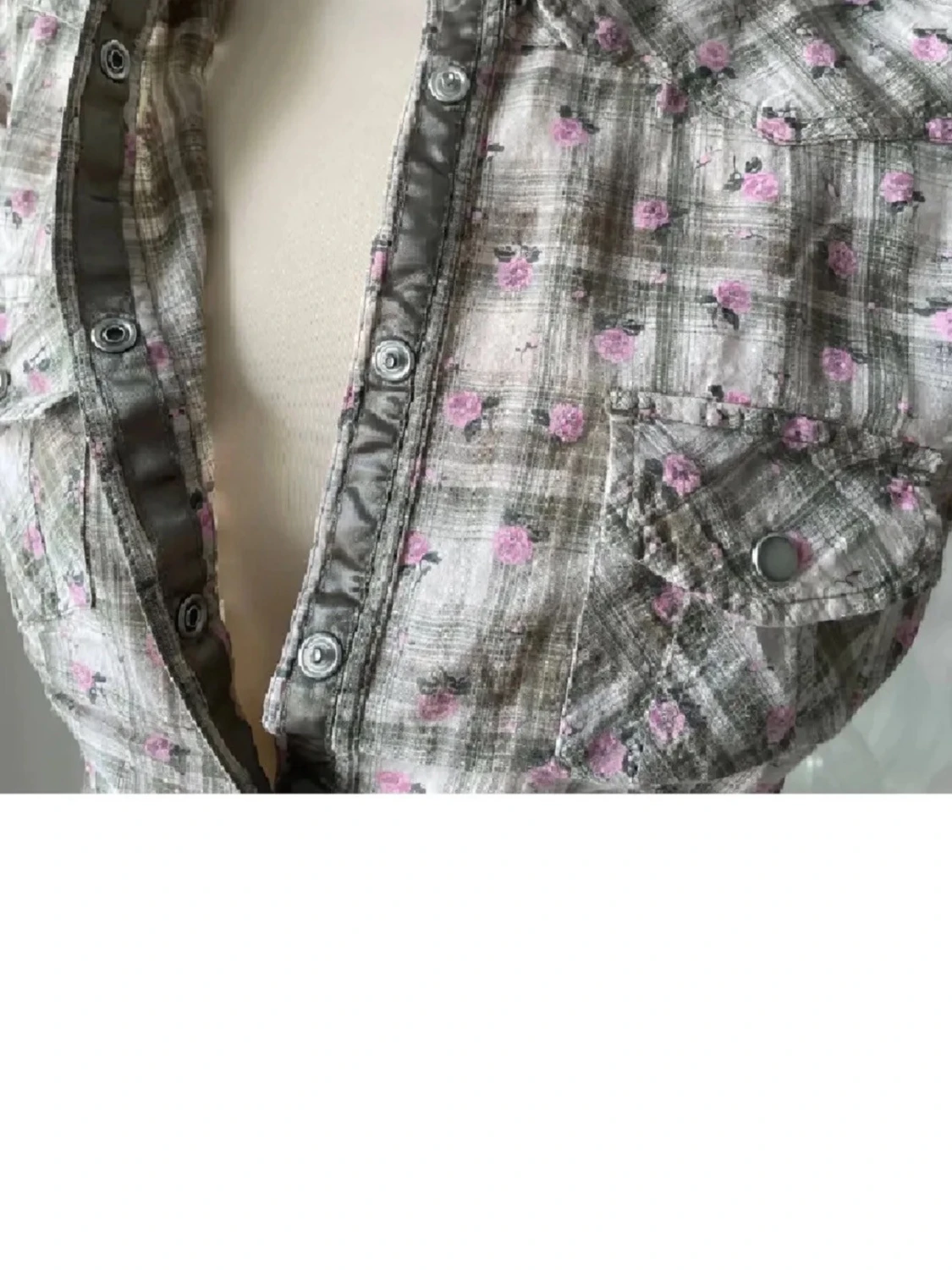 Kortärmad rutig skjorta med blommor - 3