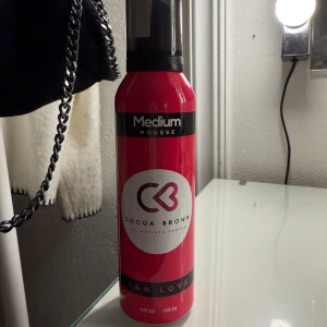 Brun utan sol  - Medium mousse cocoa Brown brun utan sol, helt oöppnad då jag fick den i julklapp men aldrig använd💗