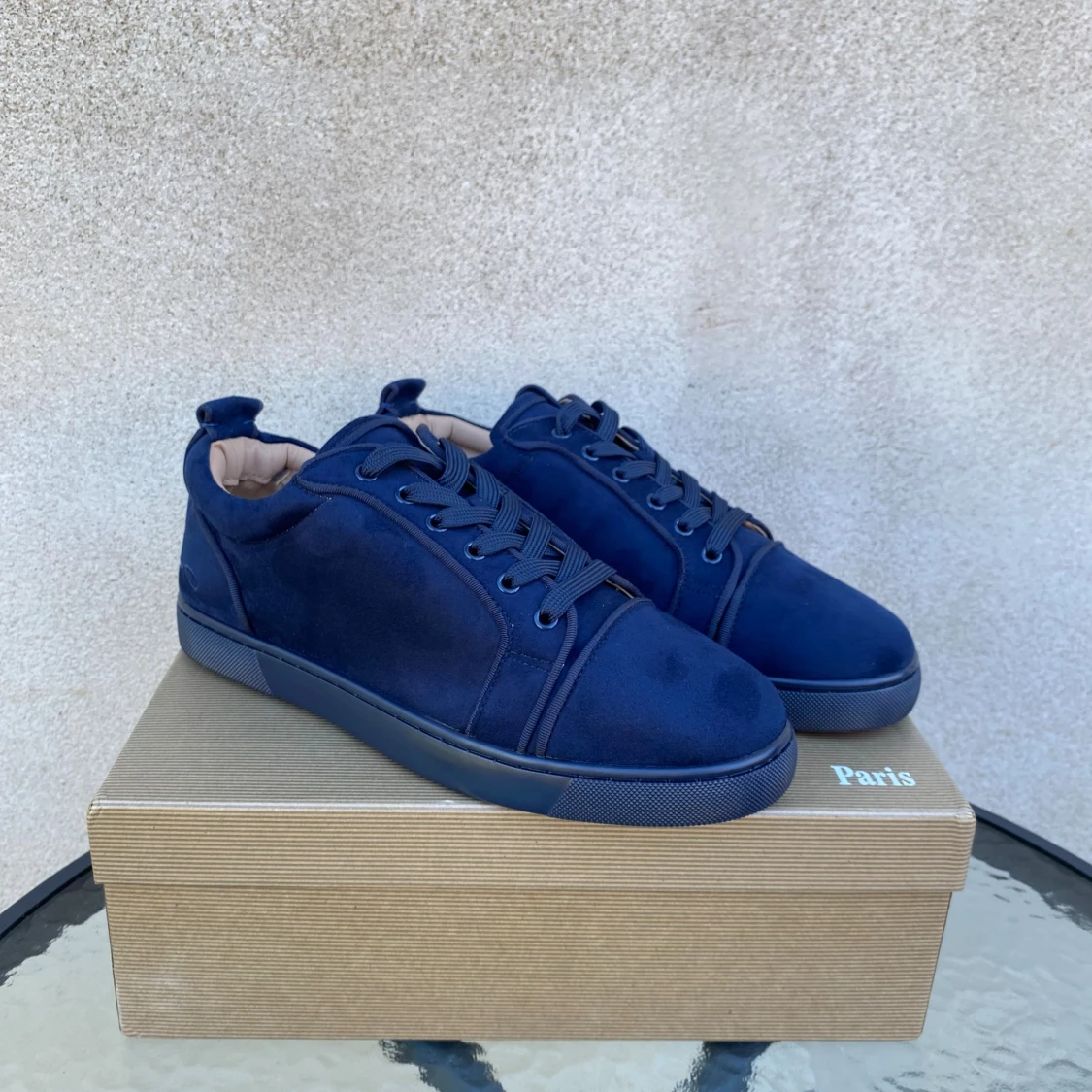 Blå mocka sneakers från Louboutin