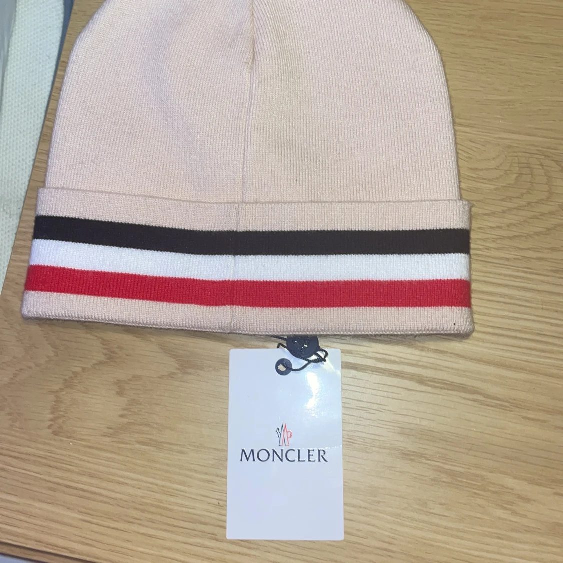 Beige Moncler mössa med ränder - 4