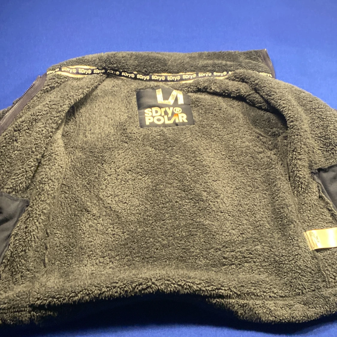 Svart teddyjacka från Superdry - 2