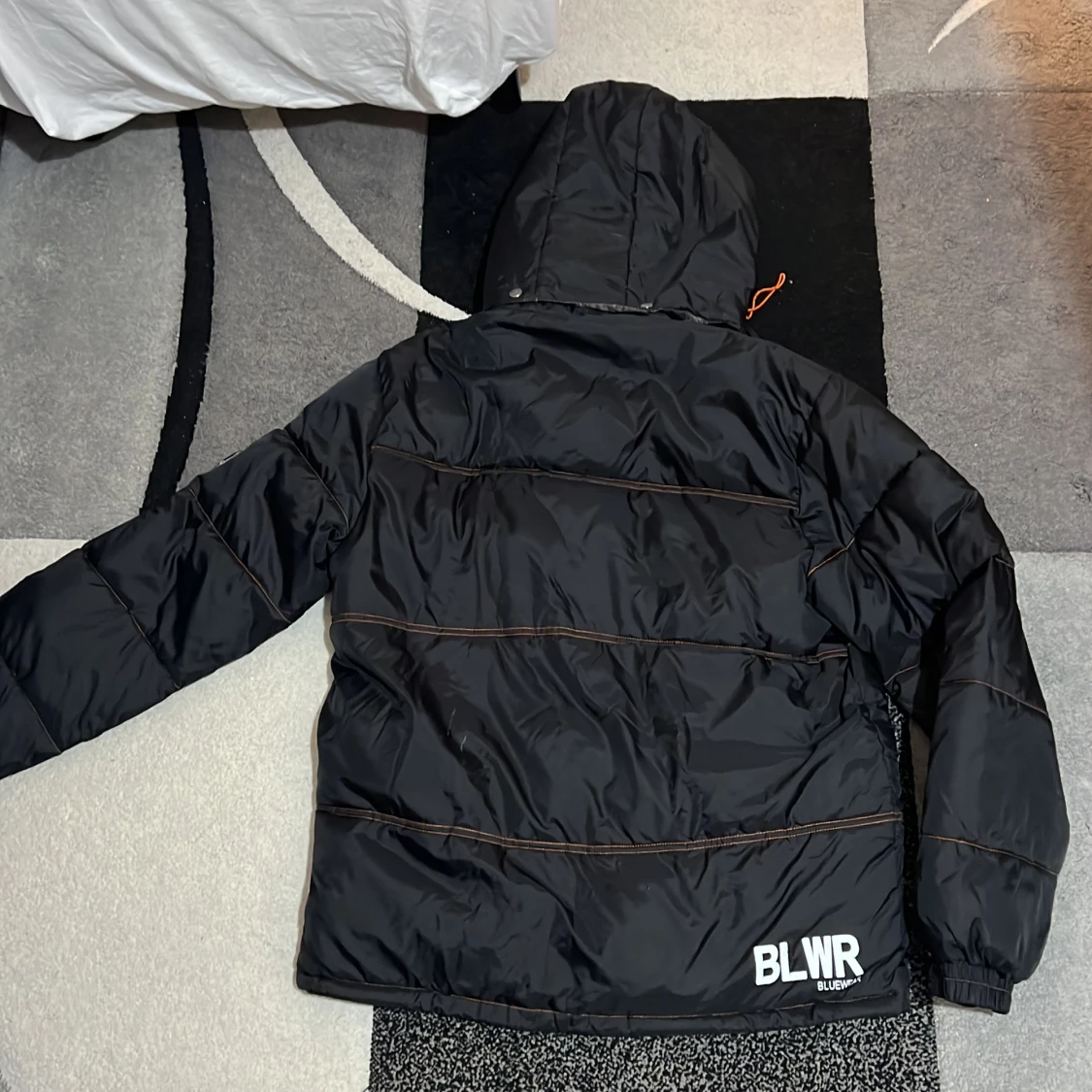 Svart pufferjacka från Bluewear L - 2