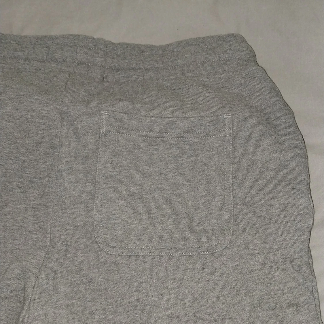 Grå mjukisbyxor från Lyle & Scott - 4