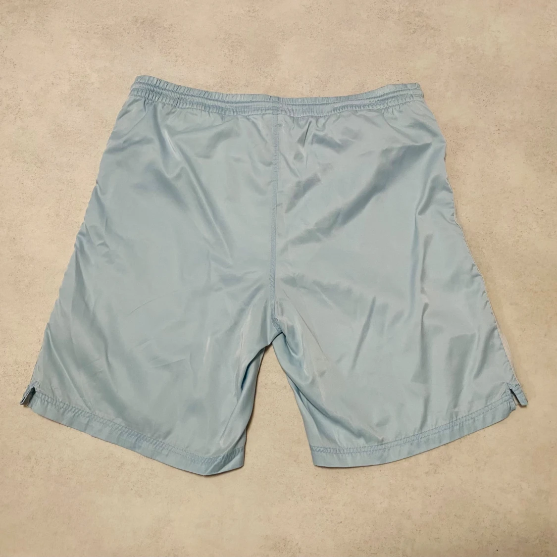 Retro Ljusblå Adidas shorts med snörning - 2