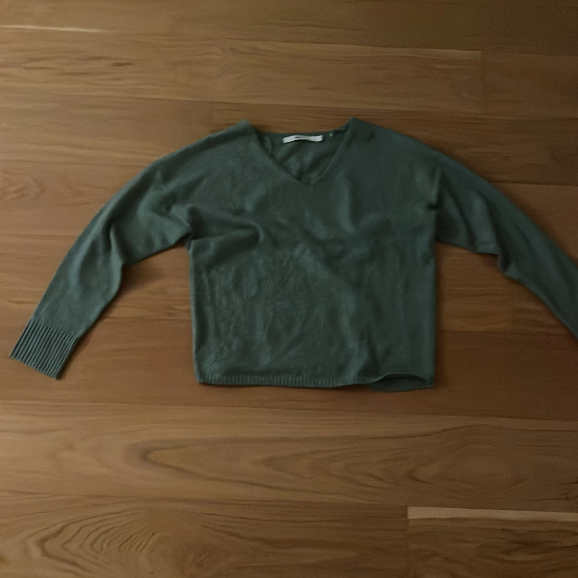 Grön stickad v-ringad tröja ONLY