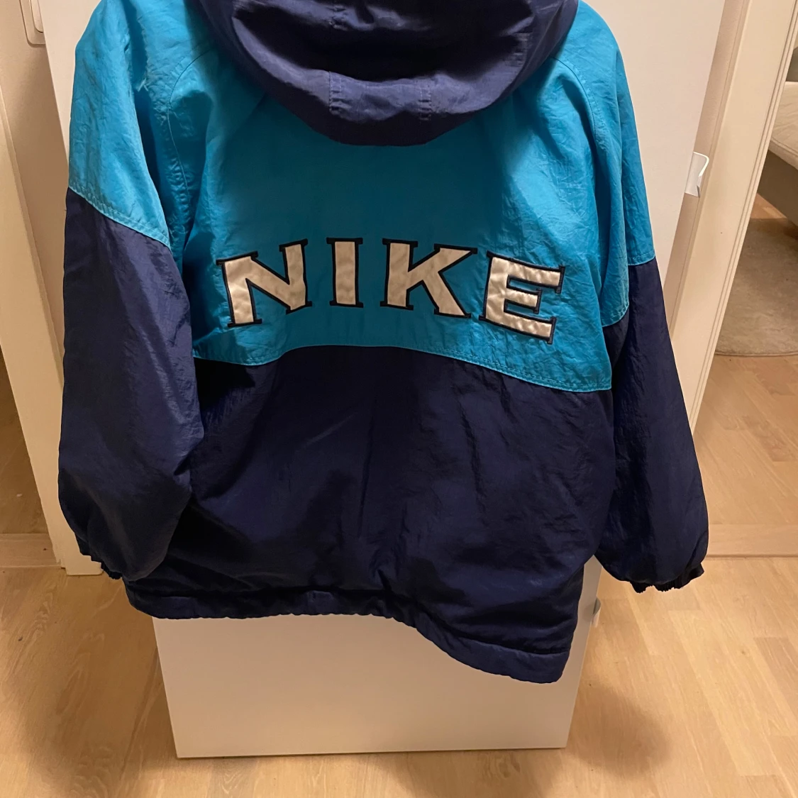 Blå och turkos täckjacka från Nike - 1