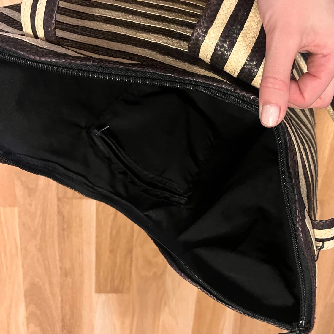 Flätad handväska - 1