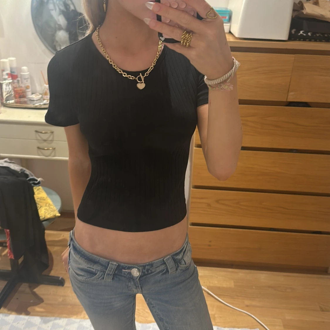 Svart croppad topp från FB Sister