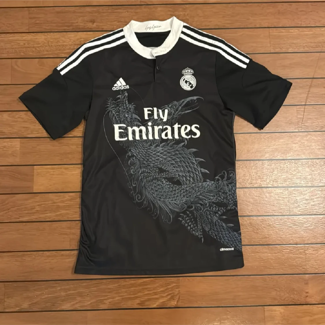Svart Real Madrid fotbollströja Adidas