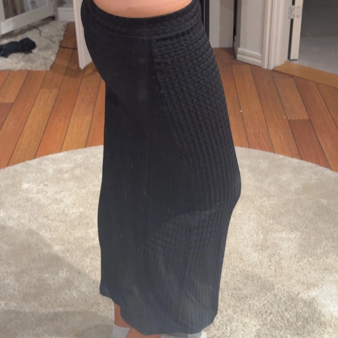 Svart ribbad långkjol - 1