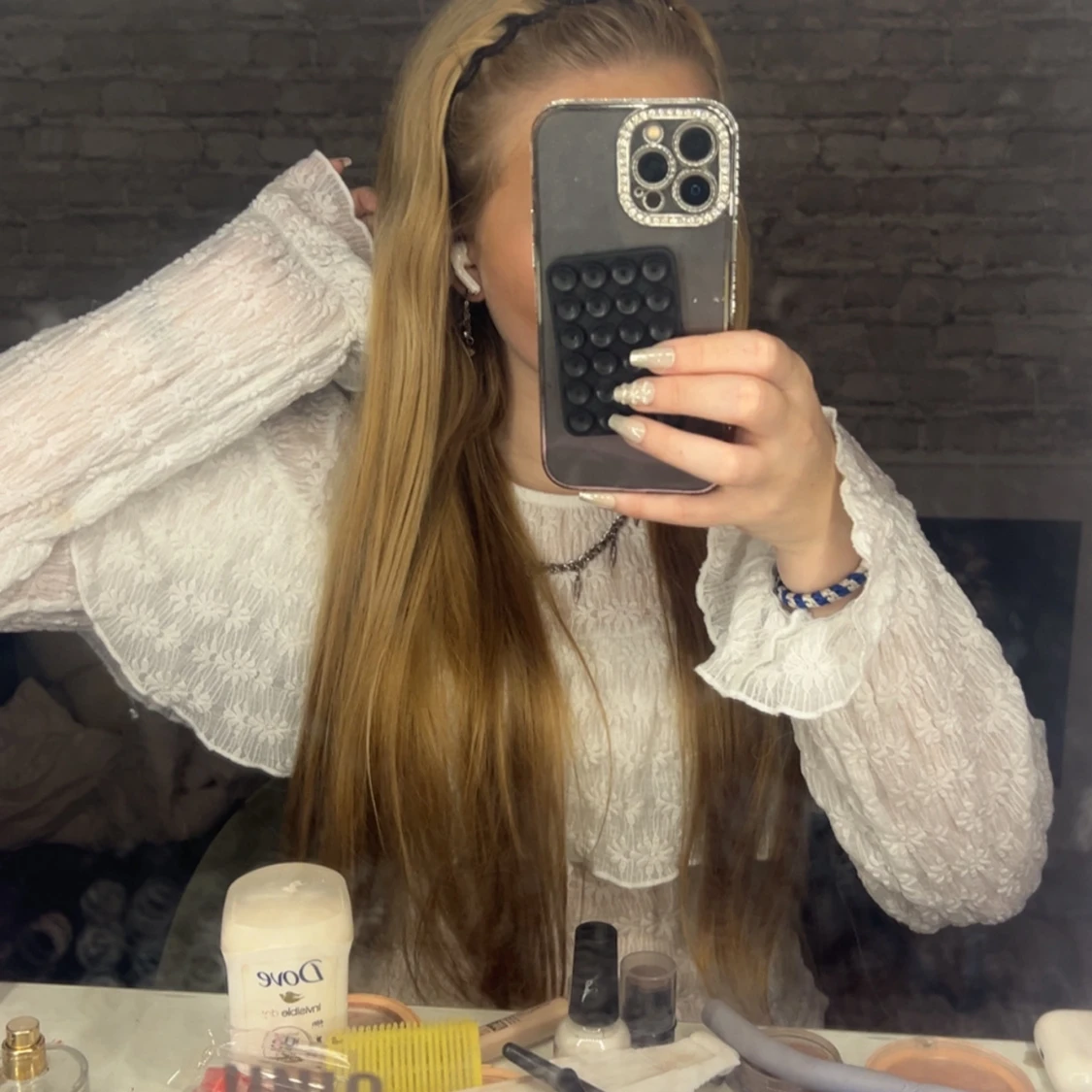 Vit blus med volang från dobber  - 2