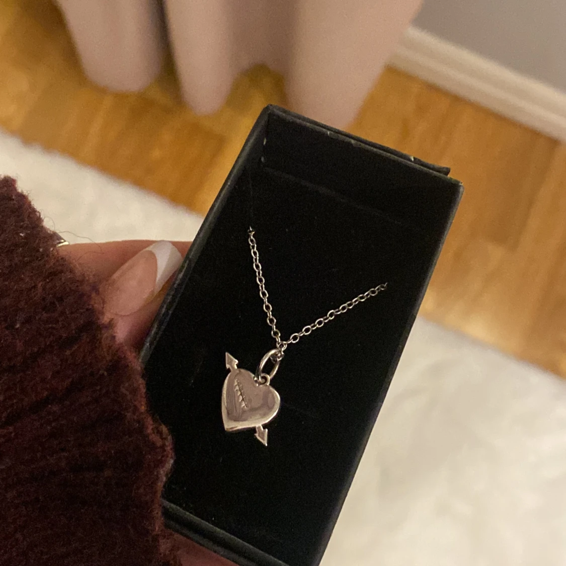 Hjärthalsband med pil - 1