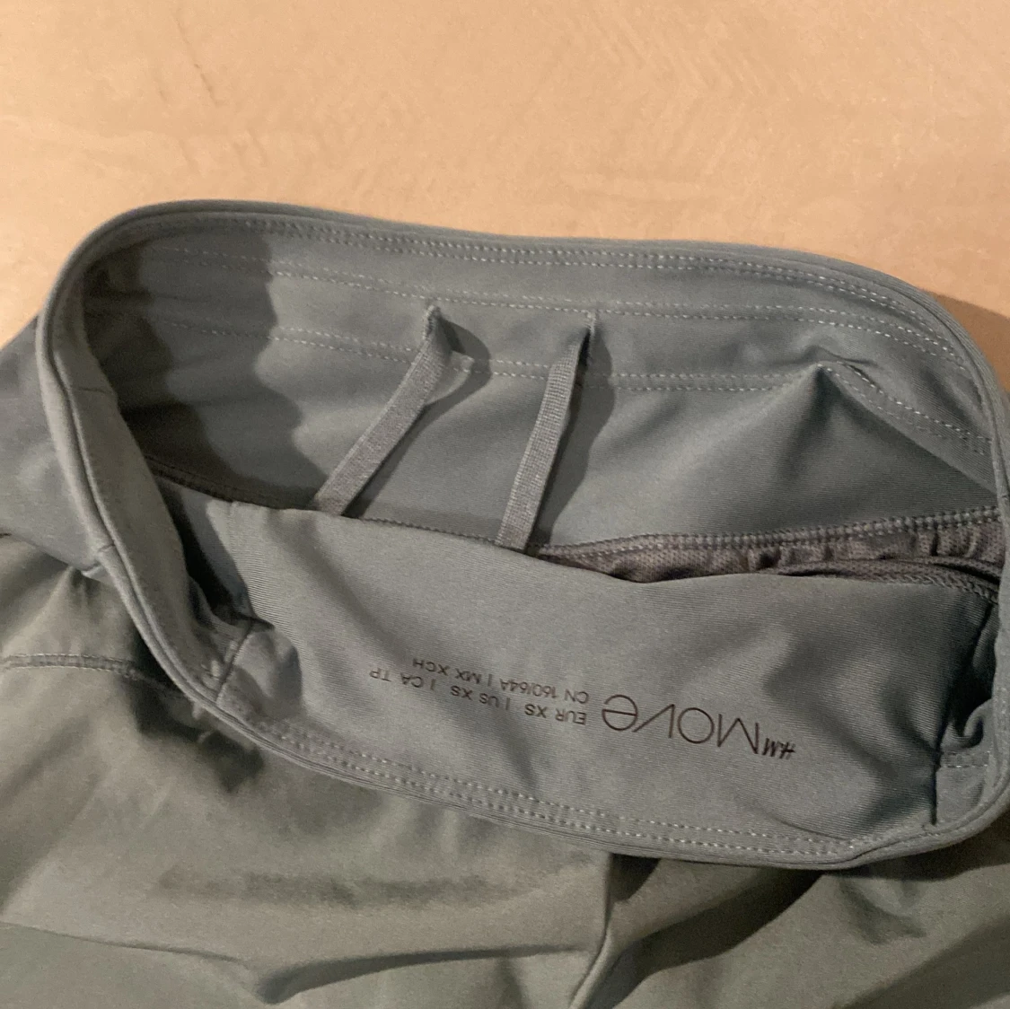 Grågröna träningsshorts från H&M Move - 2