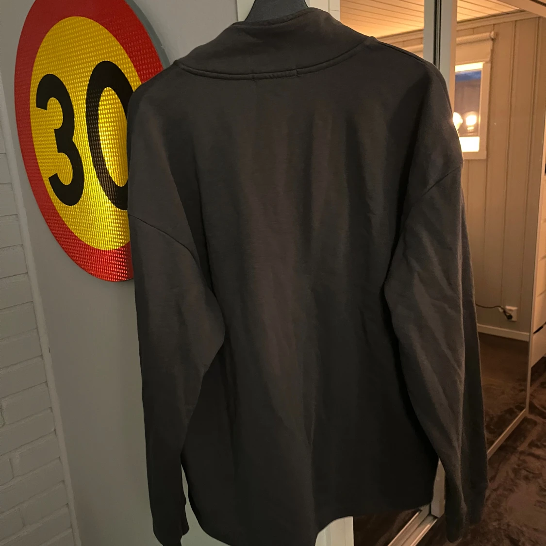 Mörkgrå ziptröja med krage - 1