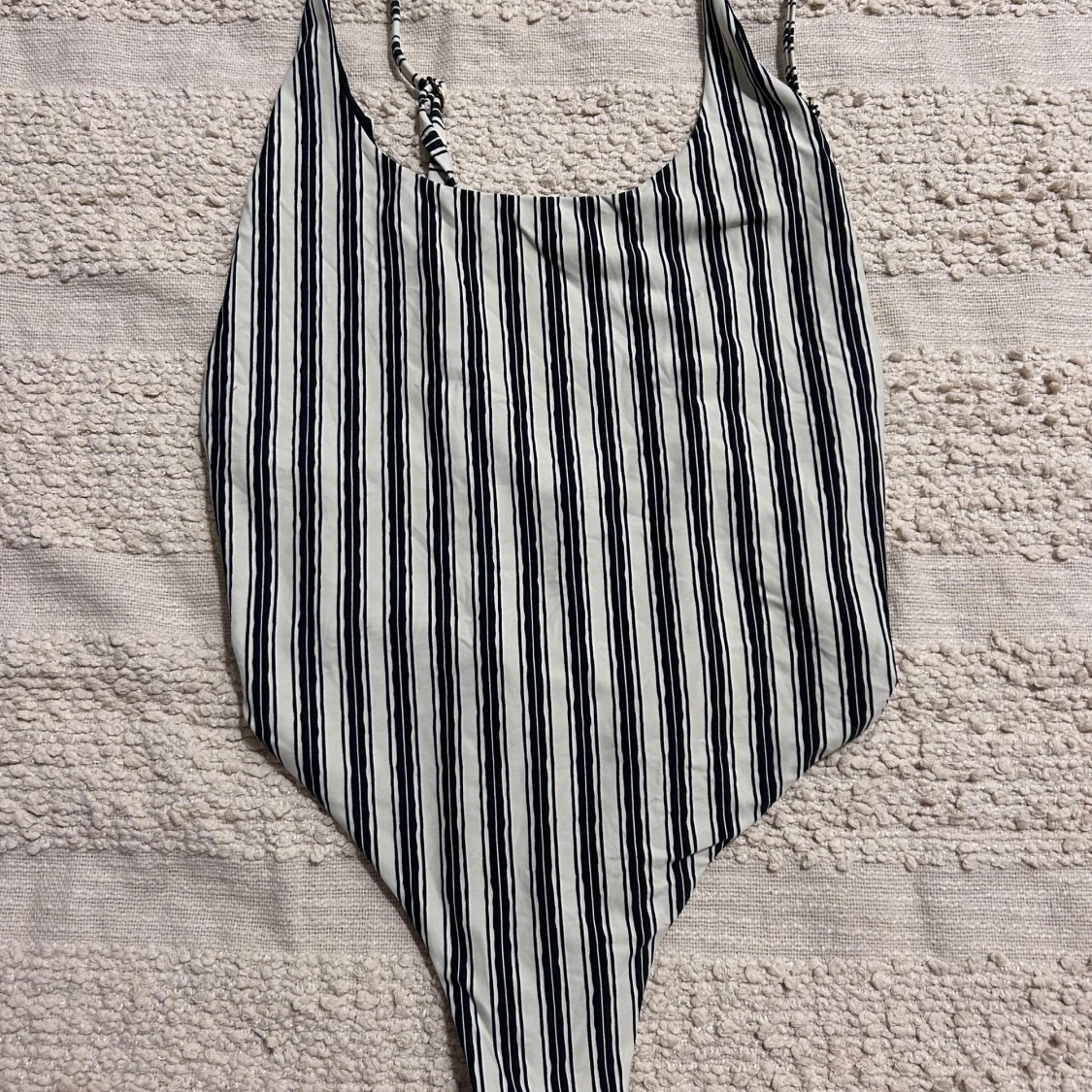 Billabong baddräkt svartvit randig, stl S - 1