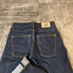 Selvedge Nudie Jeans - Grim tim - Tja! säljer mina selvedge nudie i strlk 31/34 (står 31/36 men sitter som 34 i längden), de har nyss börjat fadea så kommer bli riktigt snygga riktigt snart👏