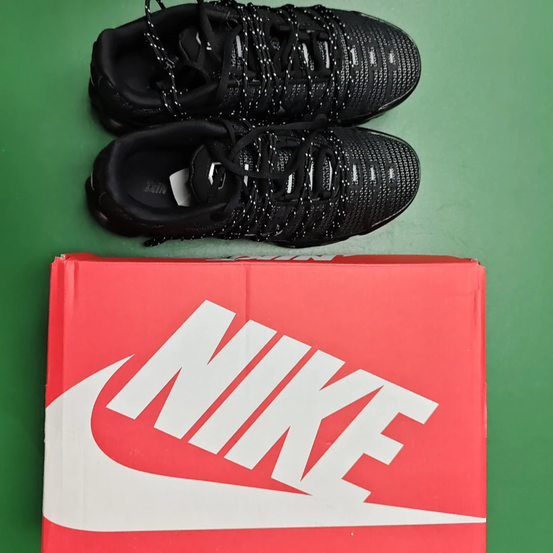 Nike Air Max Plus svarta sneakers - 1