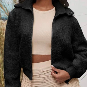 Svart teddyjacka med luva  - Använd endast någon enstaka gång