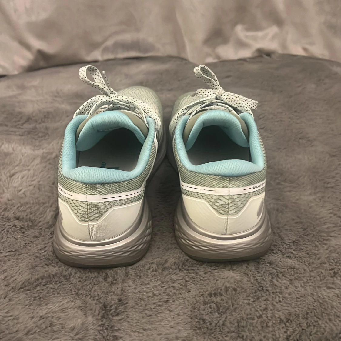 Karhu ljusgröna sneakers med mesh - 1