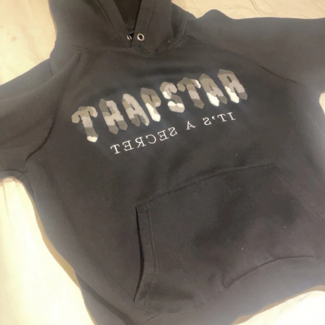 Svart hoodie från Trapstar - 1