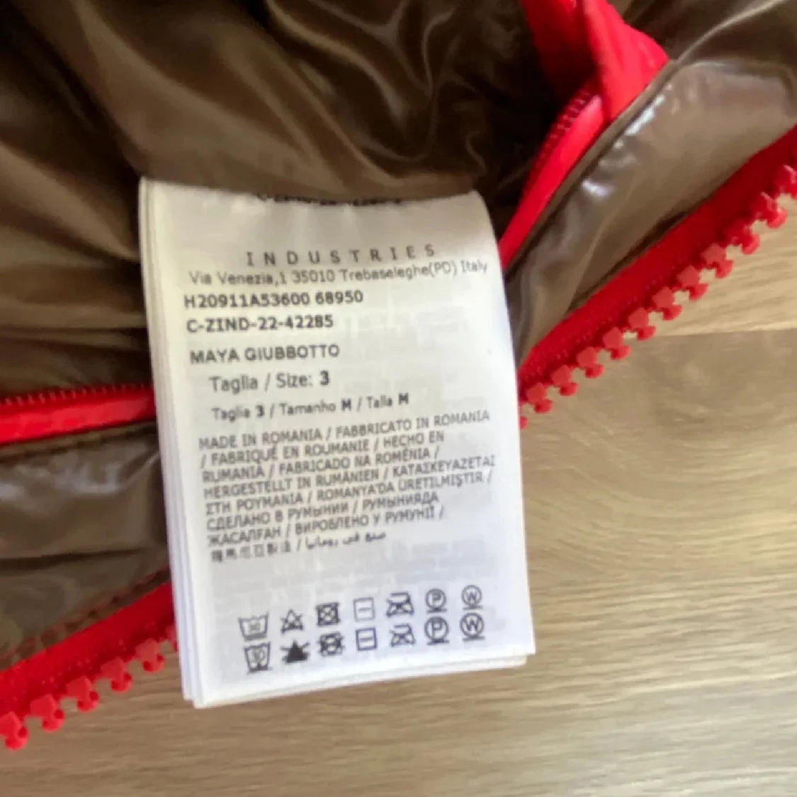 Röd Moncler Maya - 3