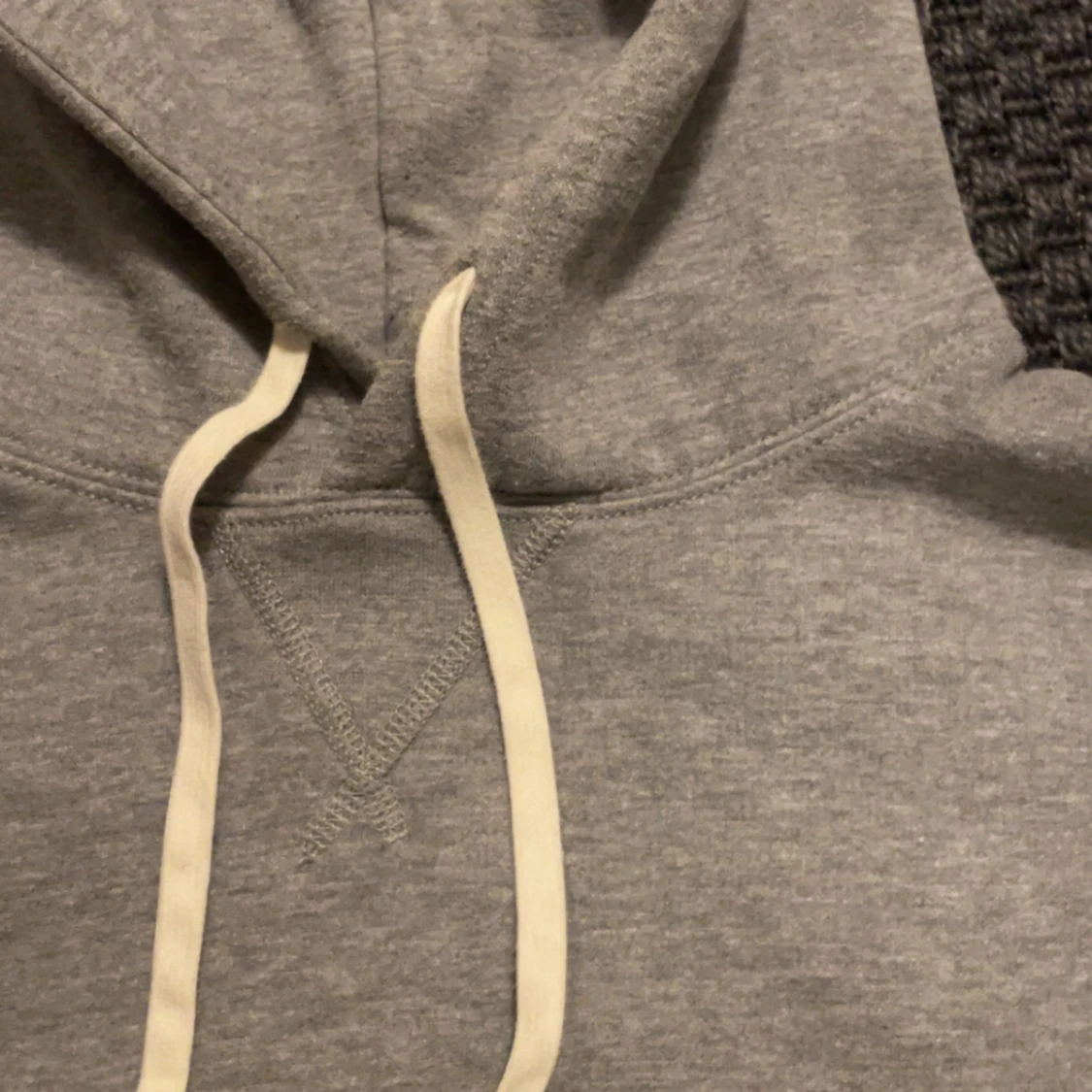 Grå hoodie från Tommy Hilfiger - 1