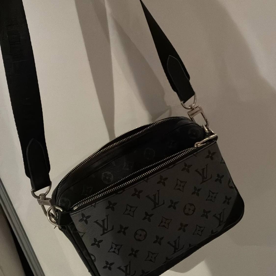 Svart axelväska - 1