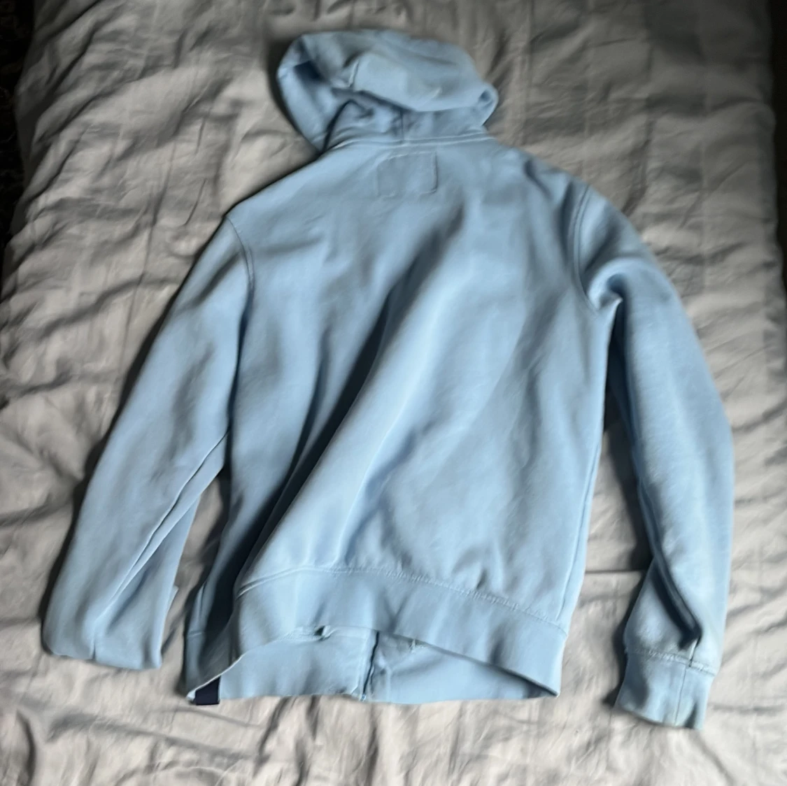 Ljusblå hoodie med dragkedja - 1