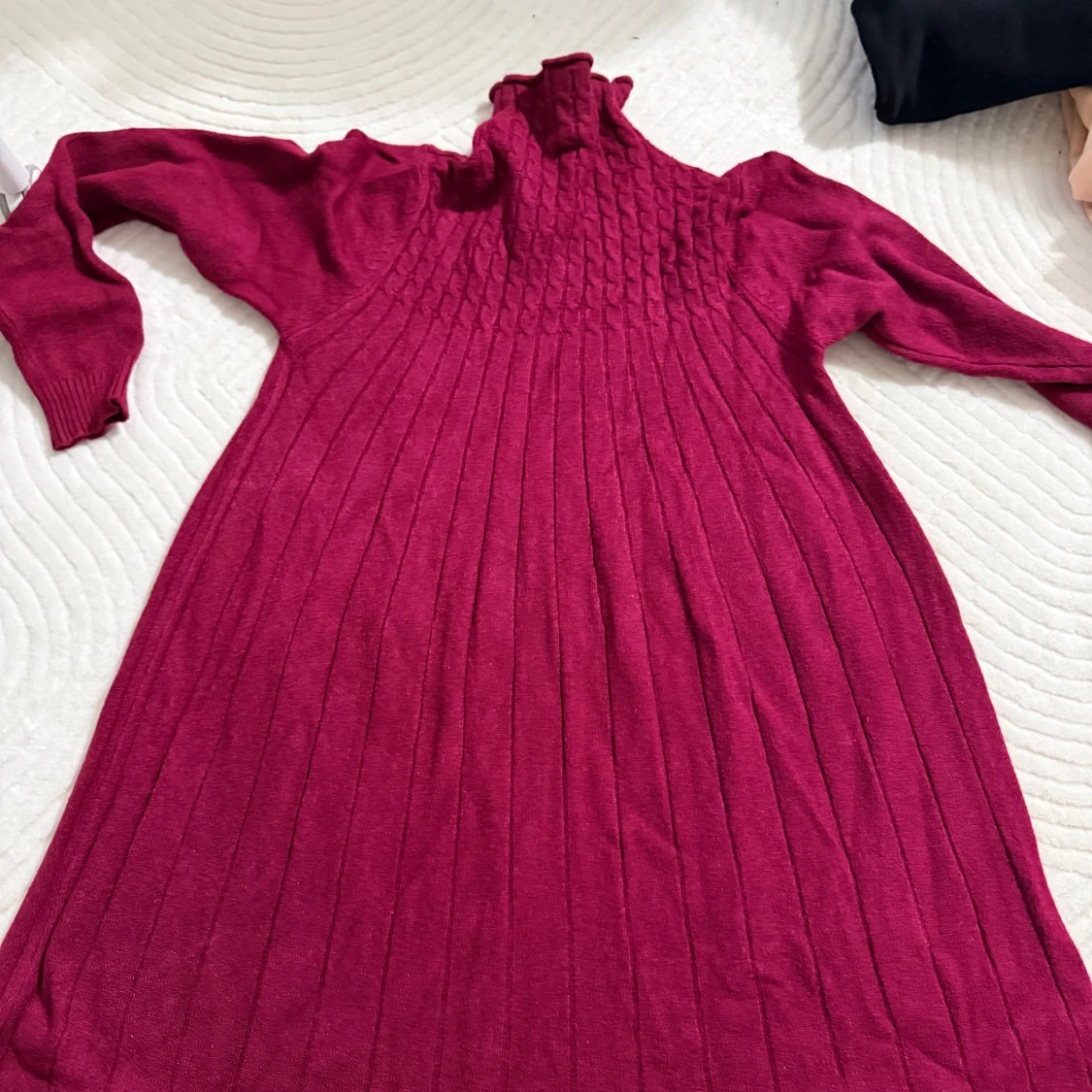 Vinröd stickad långklänning