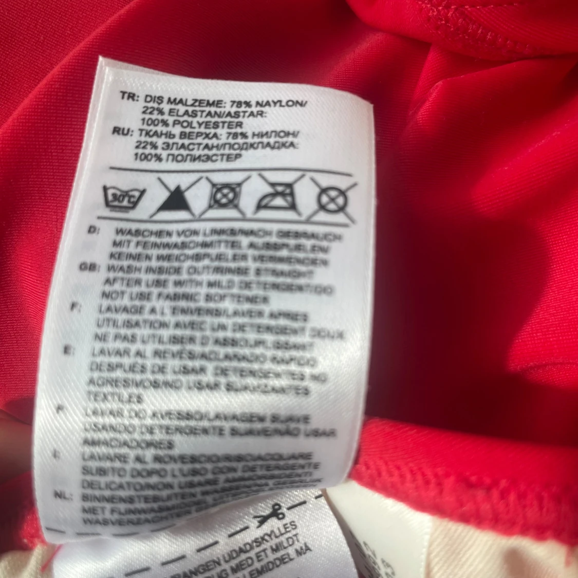 Röd baddräkt från Adidas, storlek M - 3