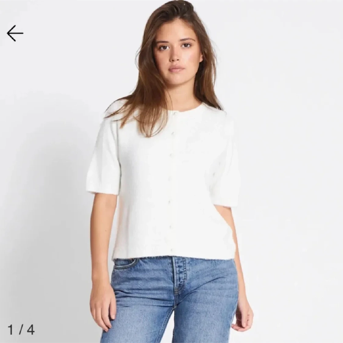 Vit blus med pärlknappar - 1