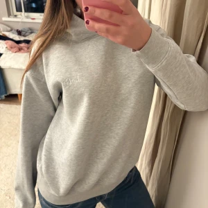 Grå sweatshirt från Lager - Snygg grå hoodie, mcykeg bra skick 
