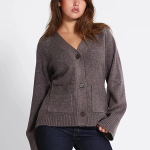 lager kofta - säljer denna slutsålda koftan från lager endast testad 🤎